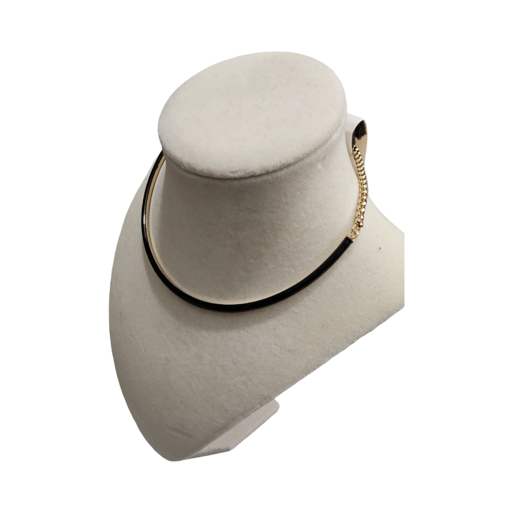 New On 34th Elegant Black Necklace with gold chain - Picture 2 of 7